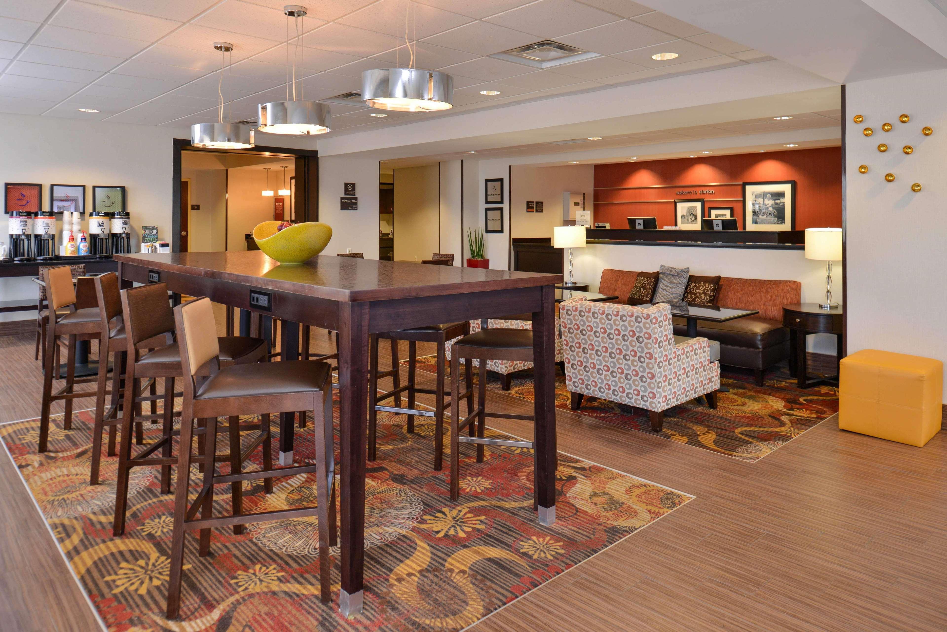 Hampton Inn Clarion Buitenkant foto