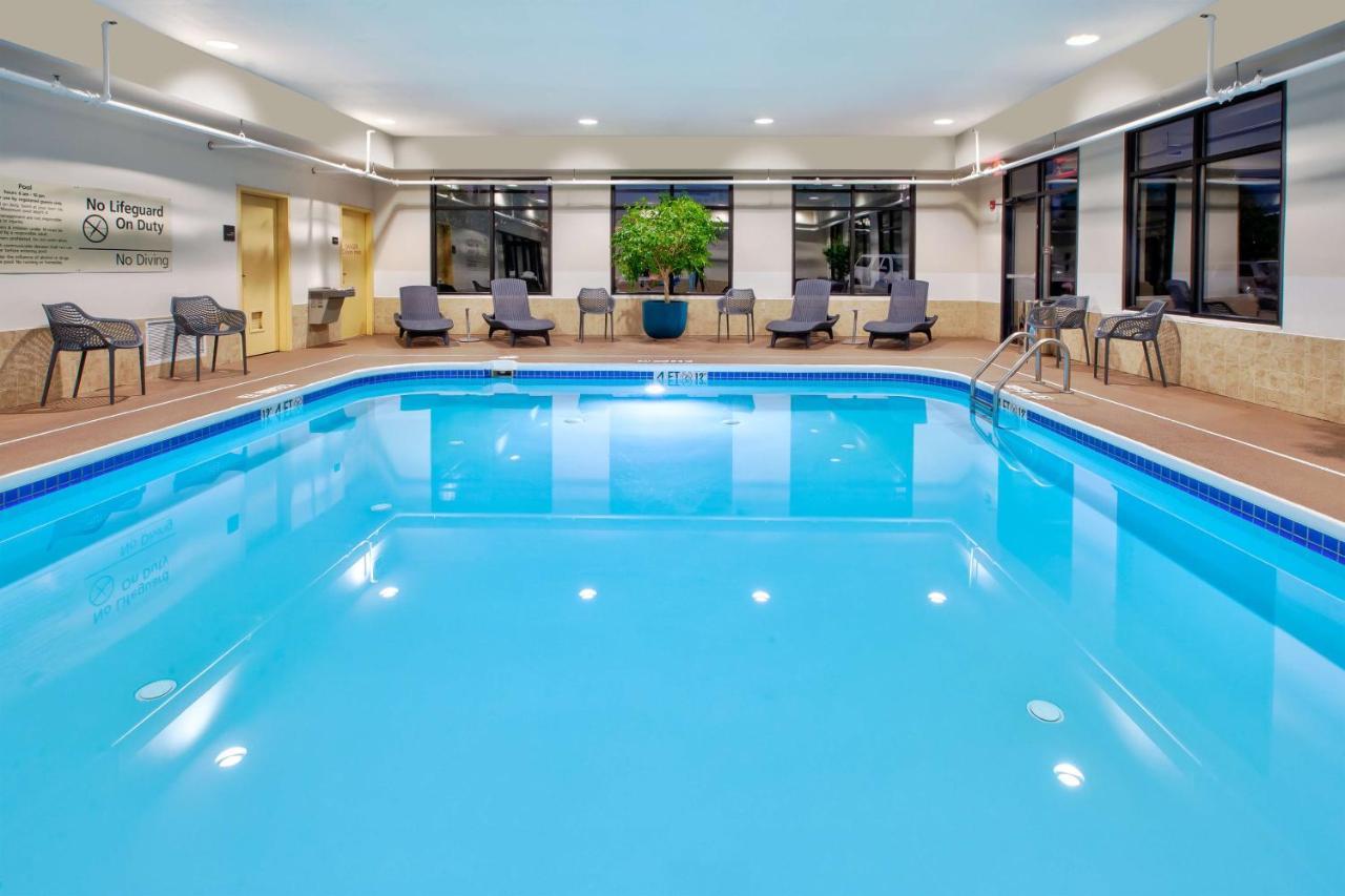 Hampton Inn Clarion Buitenkant foto