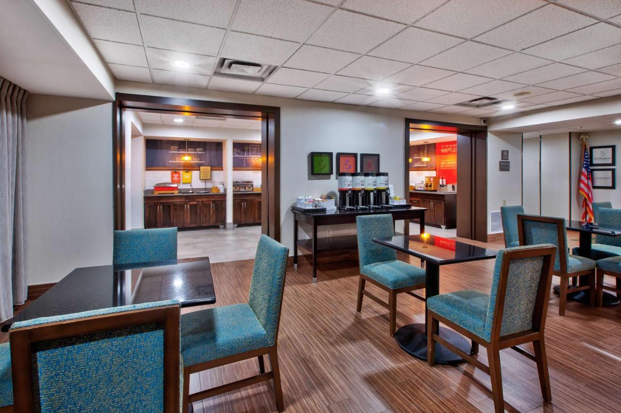 Hampton Inn Clarion Buitenkant foto