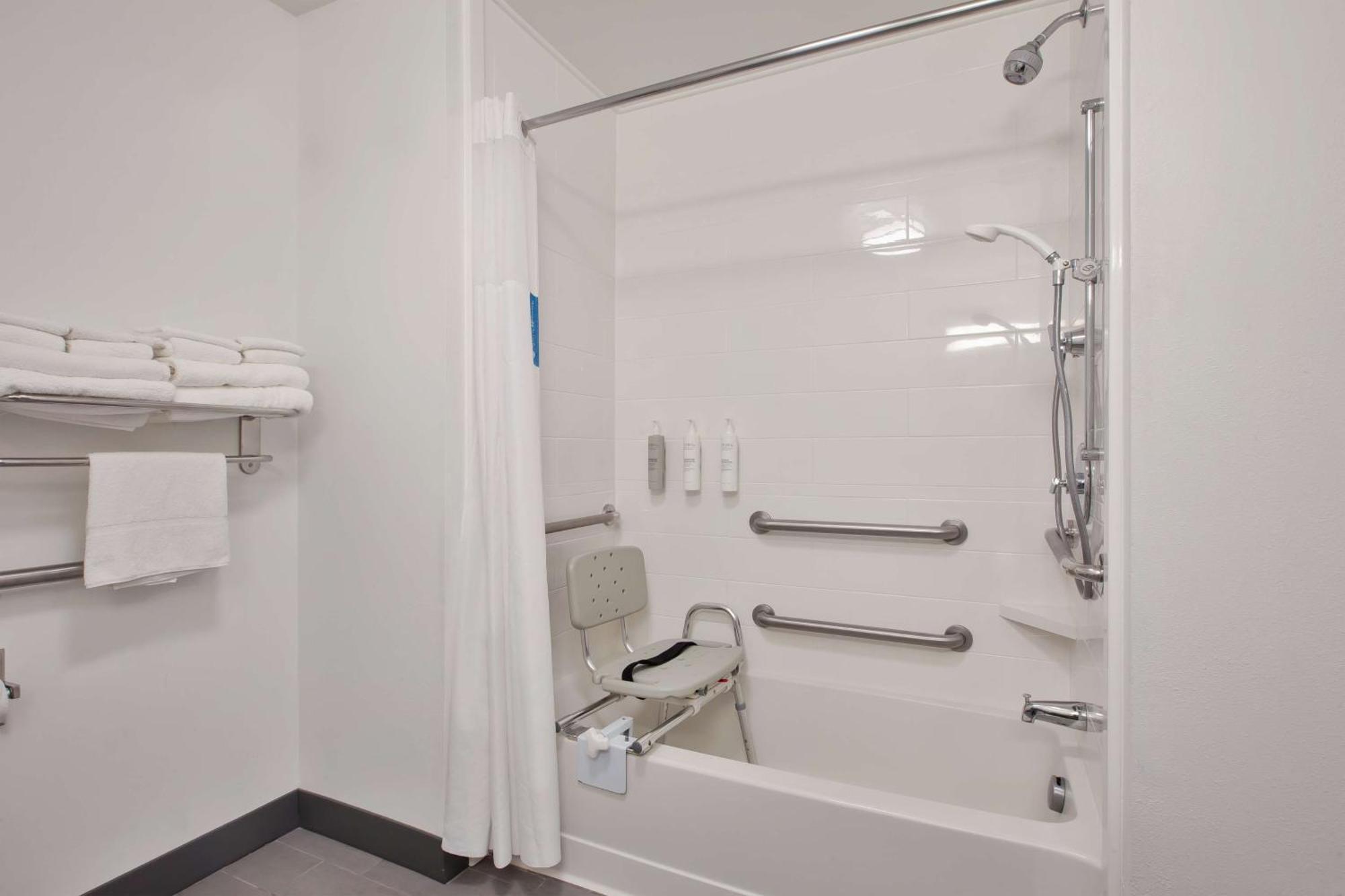 Hampton Inn Clarion Buitenkant foto
