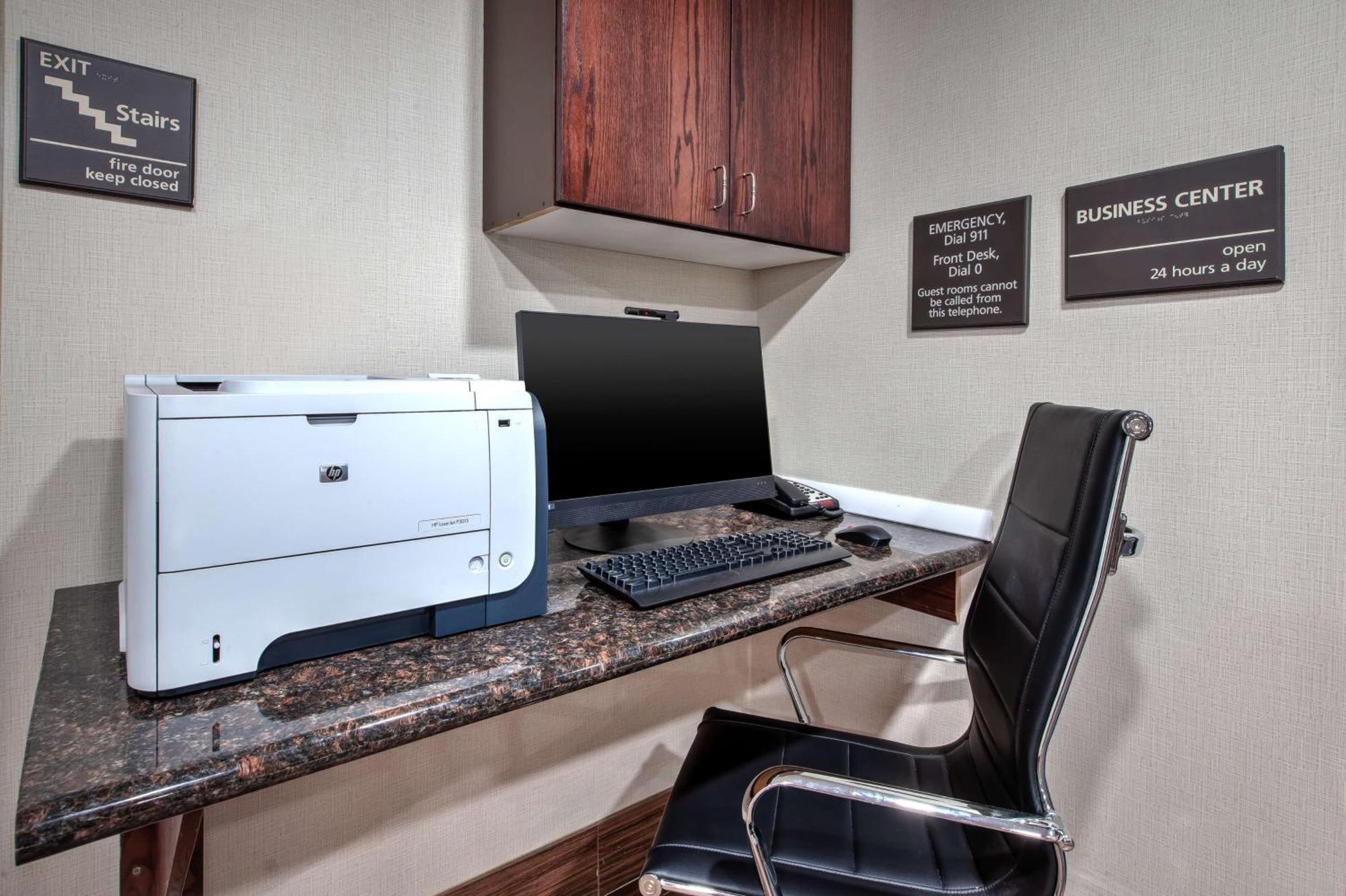 Hampton Inn Clarion Buitenkant foto